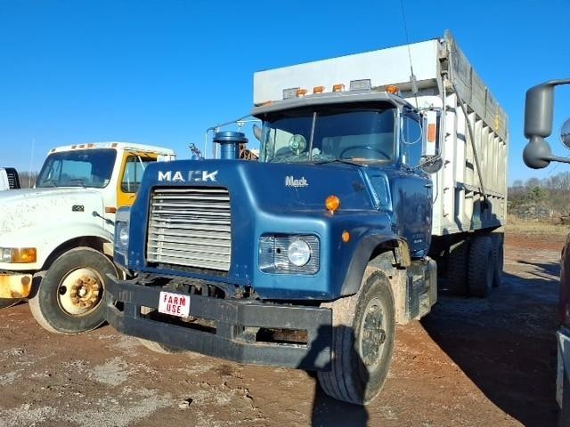 BUY MACK TANDEM 1904 DUMP TRUCK, E-AUCTION AUTOS