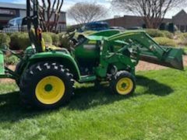 BUY JOHN DEERE TRACTOR W/LOADER 2020 39HP, E-AUCTION AUTOS